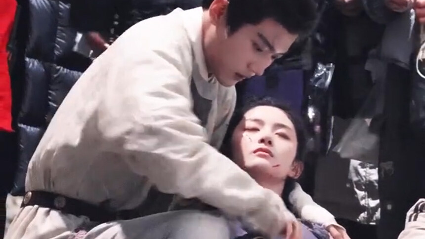 周柯宇赵晴《金吾不禁》片场路透 角色慌乱无措共情力拉满