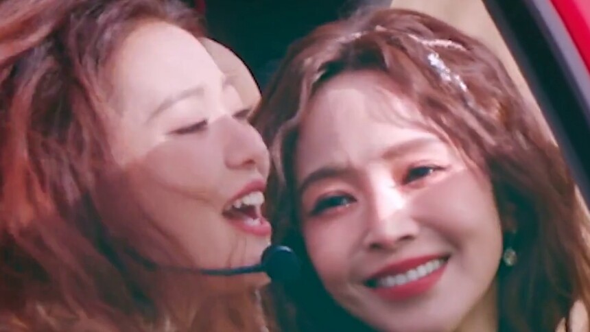 侯佩岑/罗予彤《日落大道》心动直拍