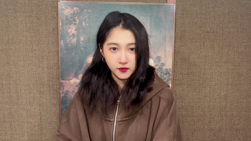 关晓彤新年祝福