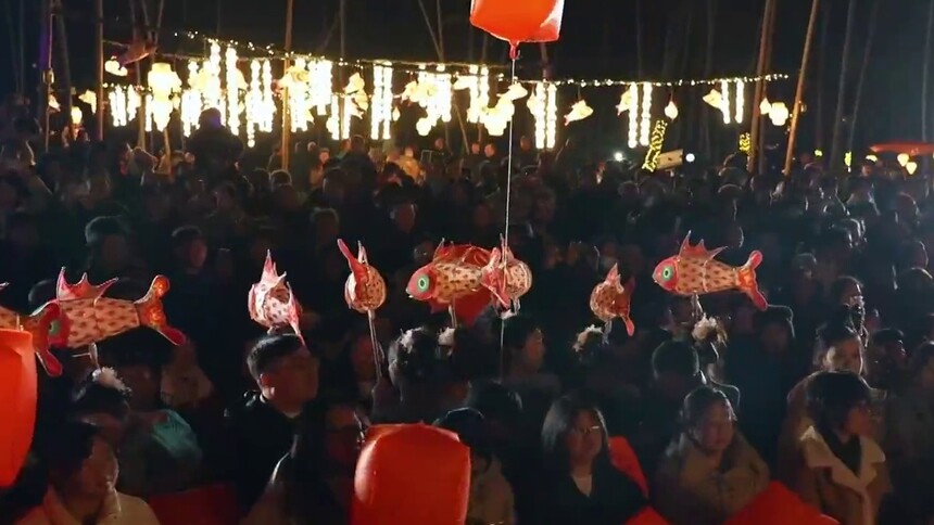 安徽黄山：创意夜游点亮非遗新潮玩法