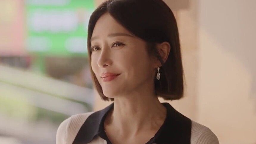夏晚晴跟秦天越表示自己想劝和王大安和他前妻复合