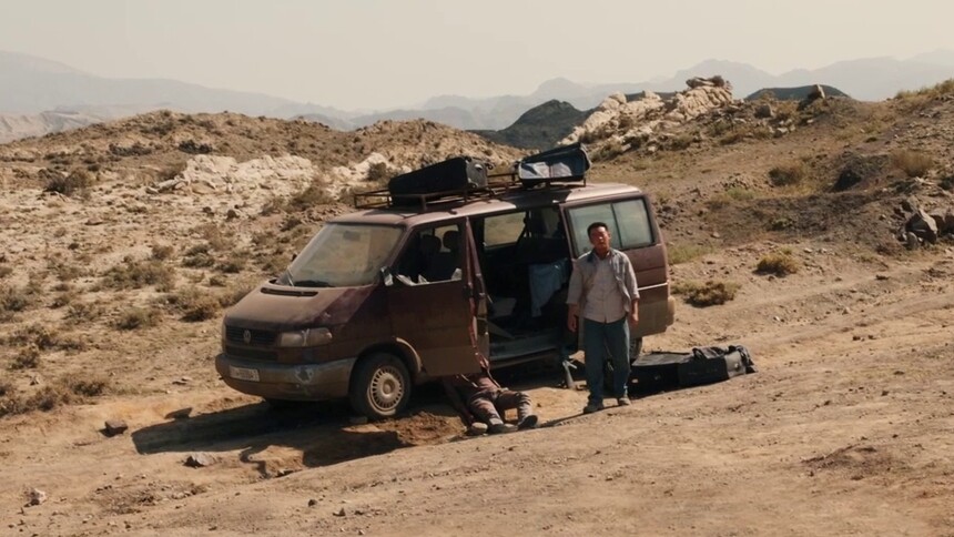 《用武之地》片段 郑恺误踩地雷演绎生死一线