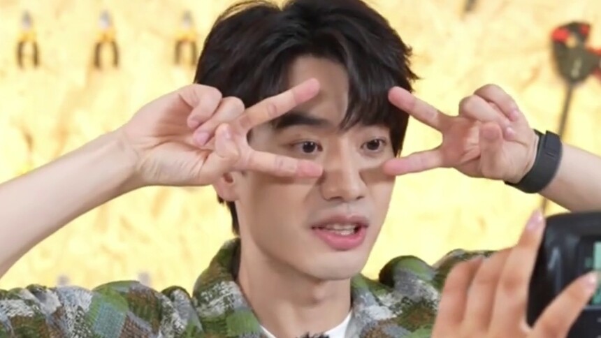 动感地带芒果卡×芒果星闻社：庞博亲签拍立得