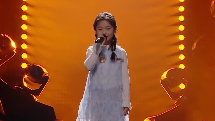冯清如演唱《亲爱的你啊》 道尽歌声里的温柔与真挚