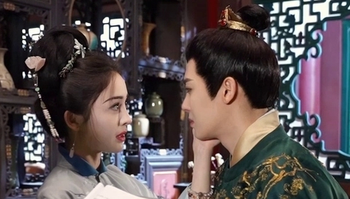 《玉茗茶骨》动感地带芒果卡独家高光花絮：侯明昊靠娜扎肩膀装可怜还吃醋