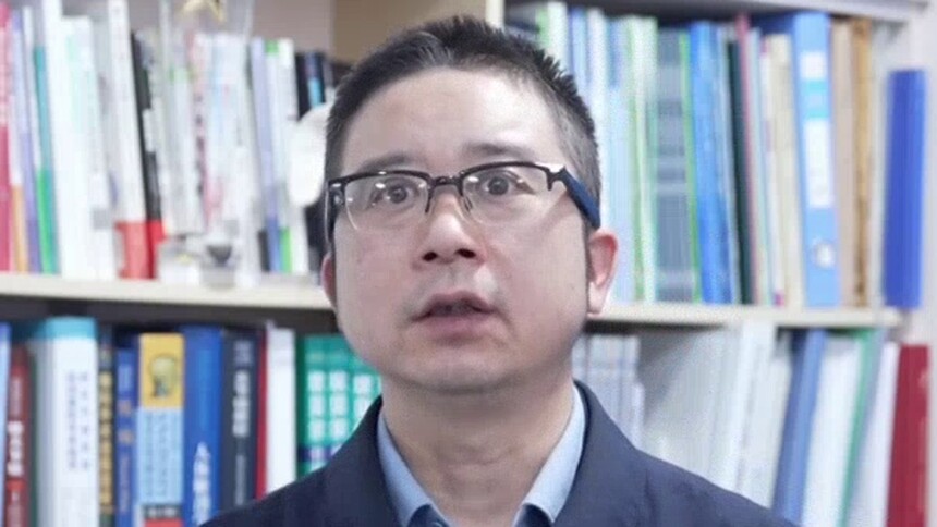 名医码上问·得了肩周炎怎么办？ 肩周炎就是肩关节僵硬 一般恢复期5到26个月