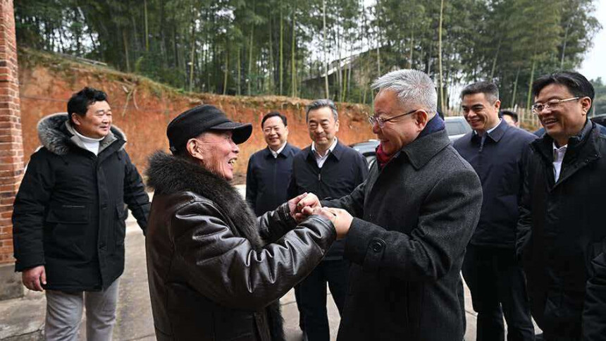 沈晓明春节赴农村走访慰问