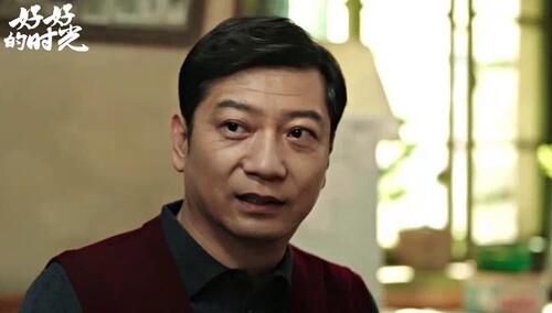 苏小曼庄先进在前夫面前喝交杯酒，挑衅味拉满