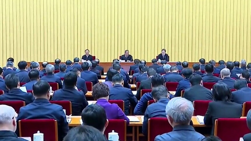 习近平就服务业发展作出重要指示强调 突出需求牵引改革攻坚科技赋能开放合作 努力开创服务业高质量发展新局面 李强出席全国服务业大会并讲话 丁薛祥作总结讲话