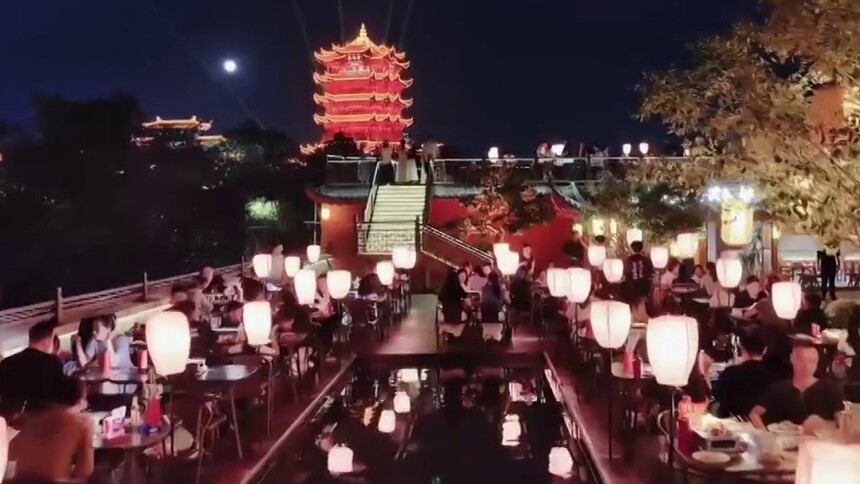 夜上黄鹤楼焕新出彩 国风演艺激发文旅消费新活力