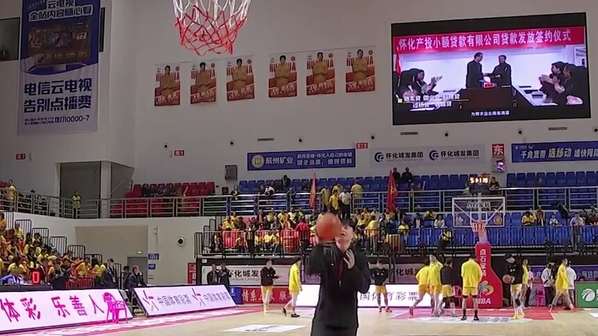 湘BA来了 连线记者彭柏霖：湘BA怀化“五溪勇士”主场迎战岳阳青年军