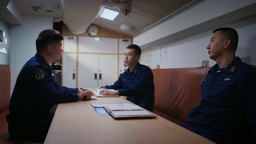 海军成立77周年献礼微电影《深海的光2》