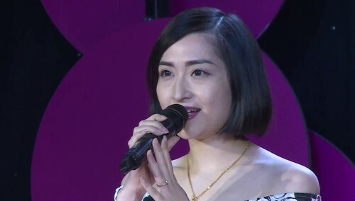 短发女生也能性感和可爱两位男评委直呼想要被保护