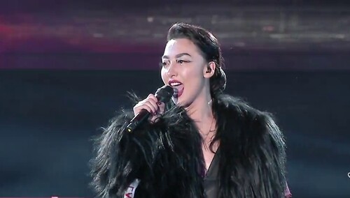 霸气女王王金金舞台魅力十级展现完美掌控摇滚风一马当先首晋级