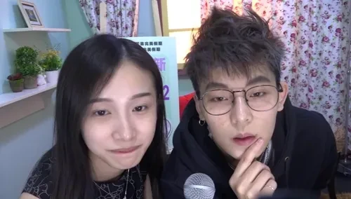 姜梓新周晨晞誓挺关名扬到底 直言关爷"一根筋"易招黑