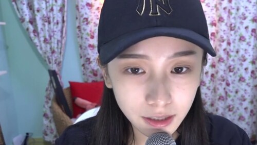 星辰粉红虐哭粉丝周晨晞被曝时常偷看姜梓新