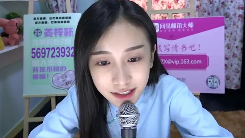 暴走萝莉实力圈粉姜梓新盛赞罗泽丽猛摔牛蛙勇气爆表