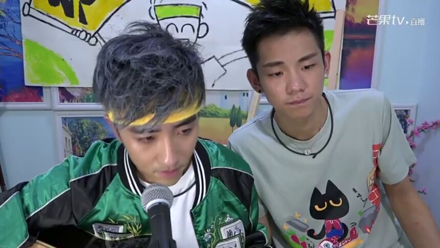 3万次播放 播放列表   :   舟奕博情绪失落孔繁浩搂肩安抚 00:59