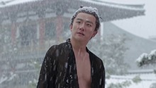 黄轩被“虐”雪天光膀站成雪人