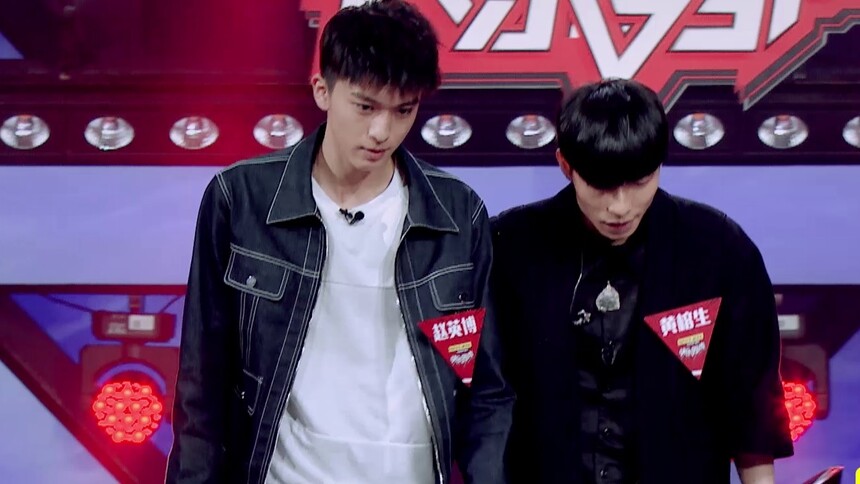 黄榕生撞上赵英博画风清奇 柔美演绎《我总是一个人在练习一个人》