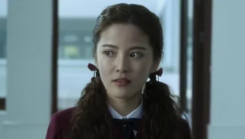 《悲伤逆流成河》片段:齐铭关怀易遥引唐小米注意-电影-高清视频在线