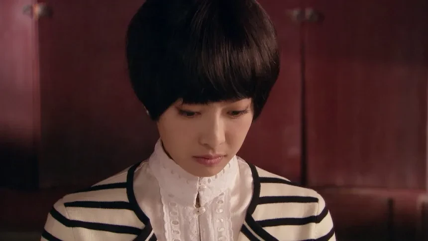 《茧镇奇缘》第24集看点:媳妇不好当 宋茜下跪被二太太训斥