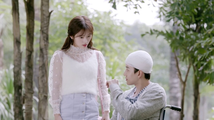 鞠婧祎婚纱造型超赞00:24严禹豪公主抱鞠婧祎00:14白泳泽抱着丽宝茶茶