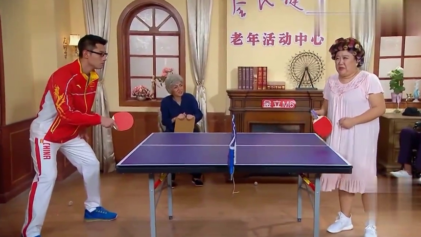 包租婆打趴张继科画面笑死人