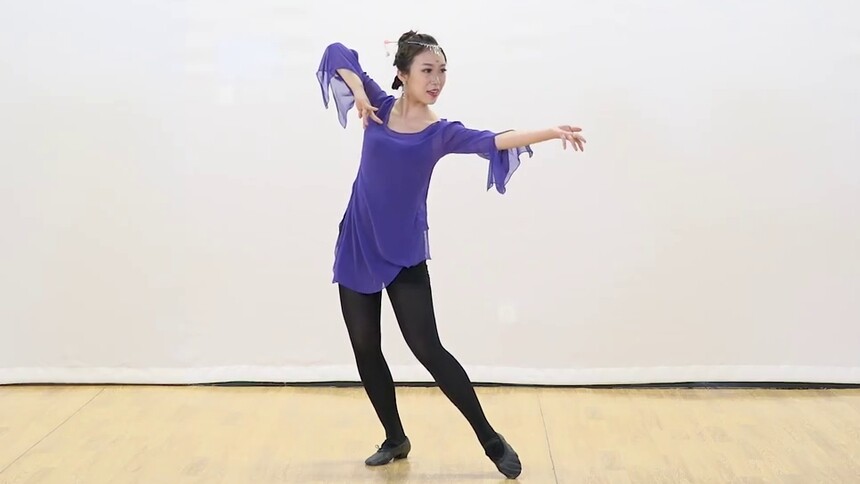 播放00:00/00:00标清倍速跳过片头片尾50u0 茜茜《菩萨蛮》