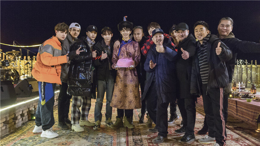 少年可期第2期:腾格尔再燃《卡路里》 朱正廷范丞丞草原蹦迪-综艺