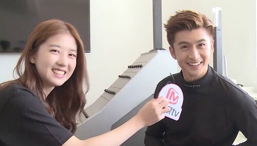 李凯馨变身张云龙迷妹