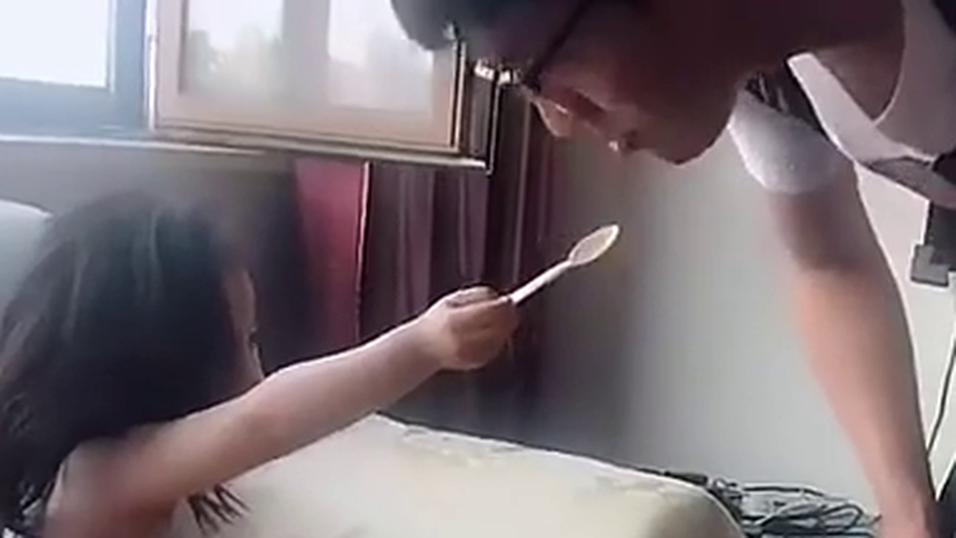 舅舅流下了感动的泪水