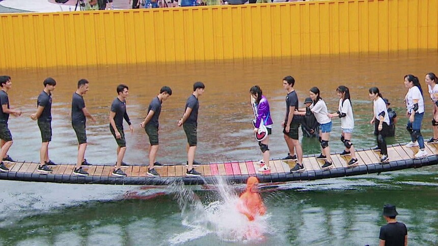 丈夫爆笑接受"爱的洗礼"-综艺-高清视频在线观看-芒果tv