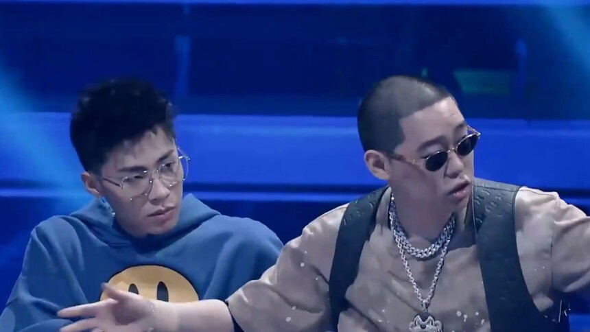 《说唱听我的》弹壳派克特艾热集体向ice撒狗粮 已婚人士集体"虐狗"