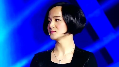 《百变大咖秀》百变五侠之沈凌:神还原鲁豫有约 爆笑演绎阿妹听海