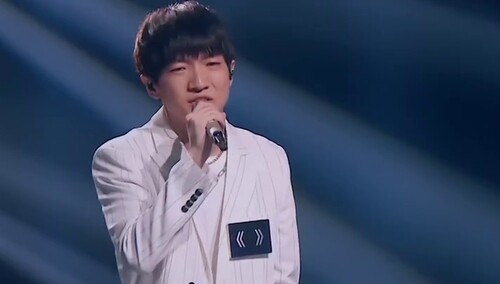 纯享:书名号歌手鲁怀德翻唱《慢冷》 温暖嗓音搭配悲伤情歌