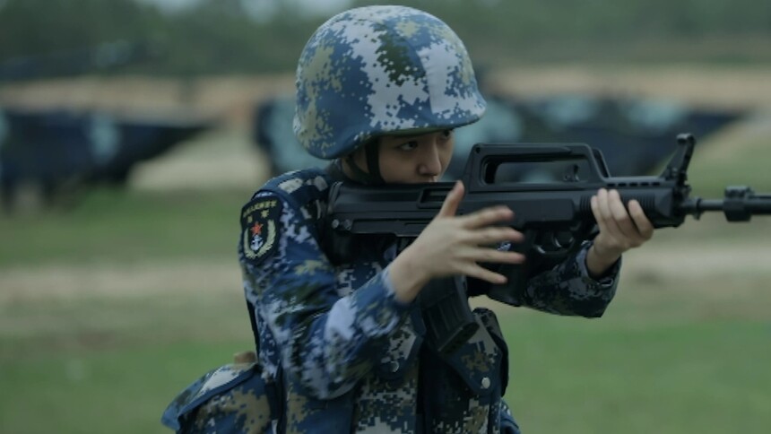 理想照耀中国第38集看点女兵突击吴倩携笔从戎终圆迷彩梦