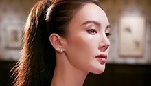 金晨碎钻露背裙好美！