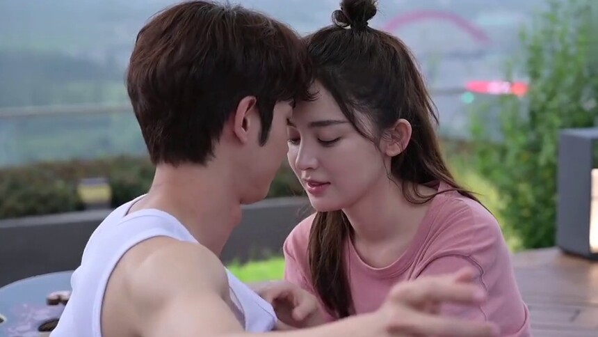 娜扎拍吻戏完全不害羞跟刘以豪亲得很自然