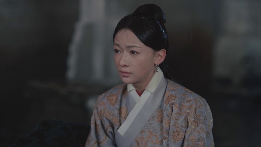 《尚食》吴谨言单人特辑 姚子衿冒雨提铃受罚,朱瞻基偶遇赦免-电视剧