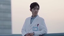 肖战只是站在那里就像一个故事