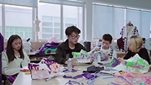 张嘉炜与同伴产生分歧，互不让步