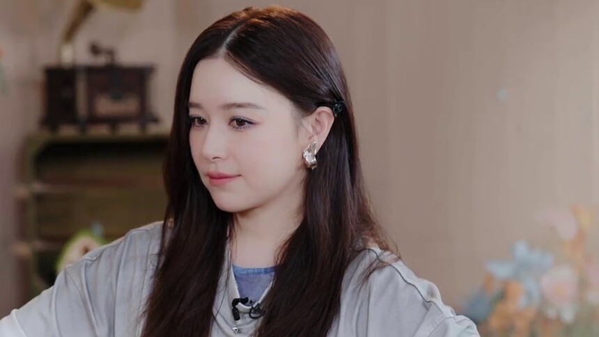 阚清子再次挑战手势舞