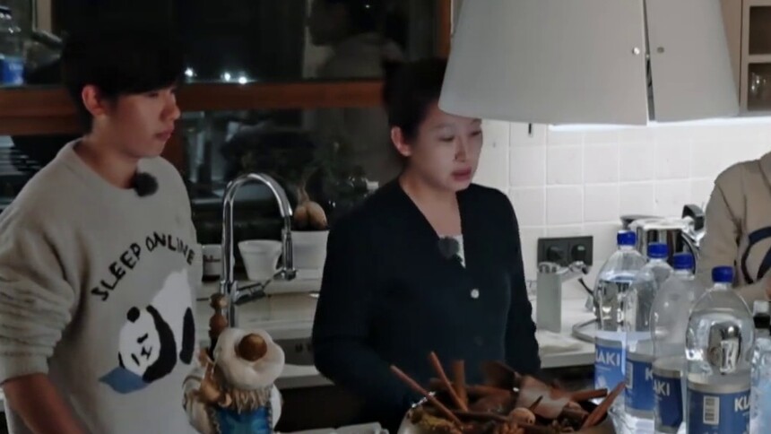 胡先煦：你要下几个蛋 秦海璐：我咯咯一声
