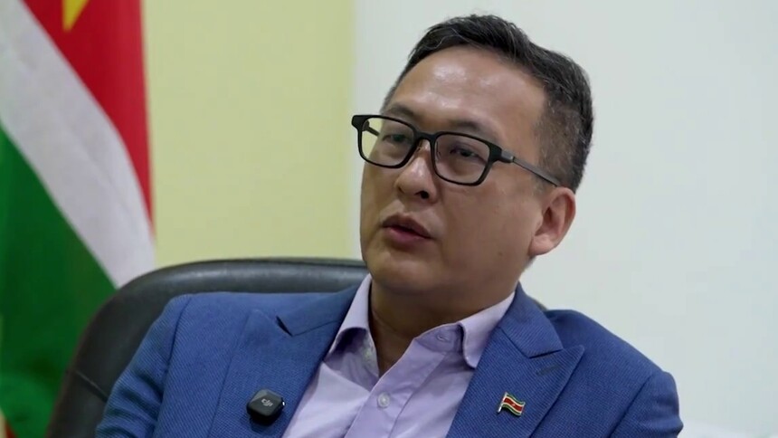 苏里南公共工程部长曾锦荣：期待深化对华多领域合作
