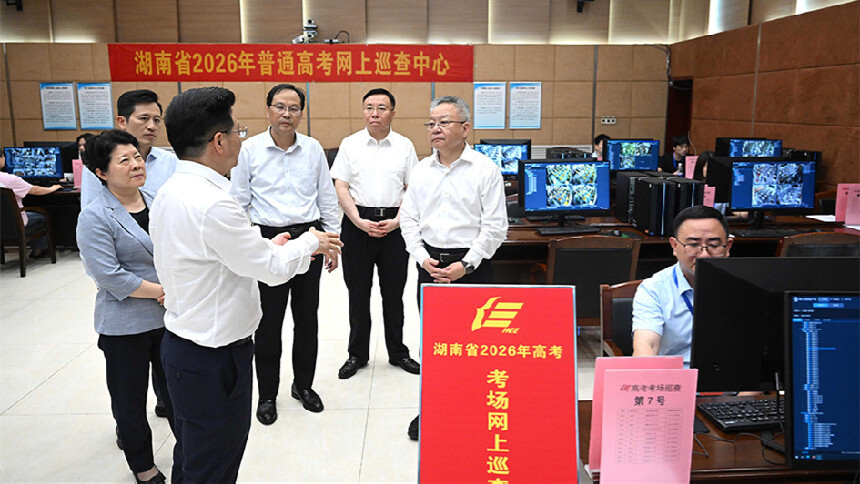 沈晓明检查高考准备工作 