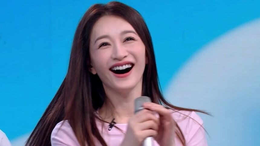 李小冉为谢娜还原心愿便利贴造型