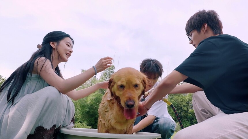 《炽热的夏天》第1期：寻找最合拍搭子！包上恩周柯宇礼物同频默契拉满
