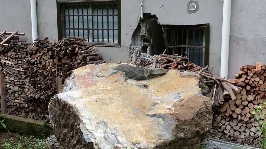 湖南：持续强降雨诱发地质灾害 各地全力排险转移群众
