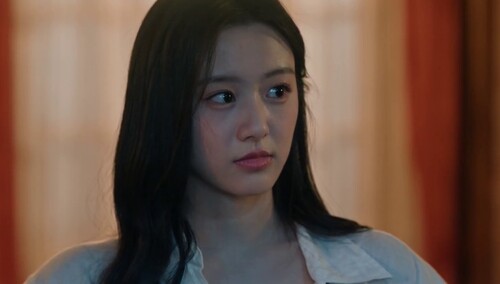 《炽夏》第24集看点：小狗怎么能遛小狗呢